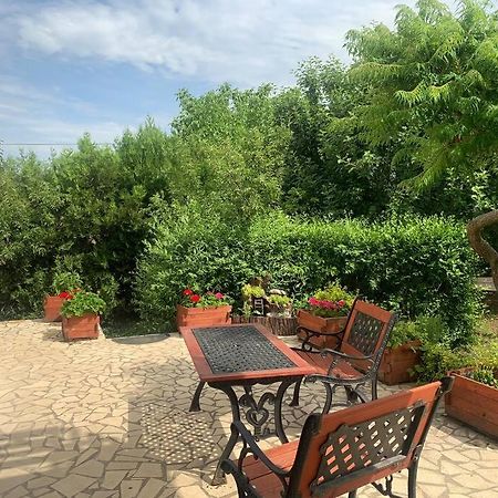 Erd - Csendes, Kenyelmes Csaladi Haz Apartment Exterior foto